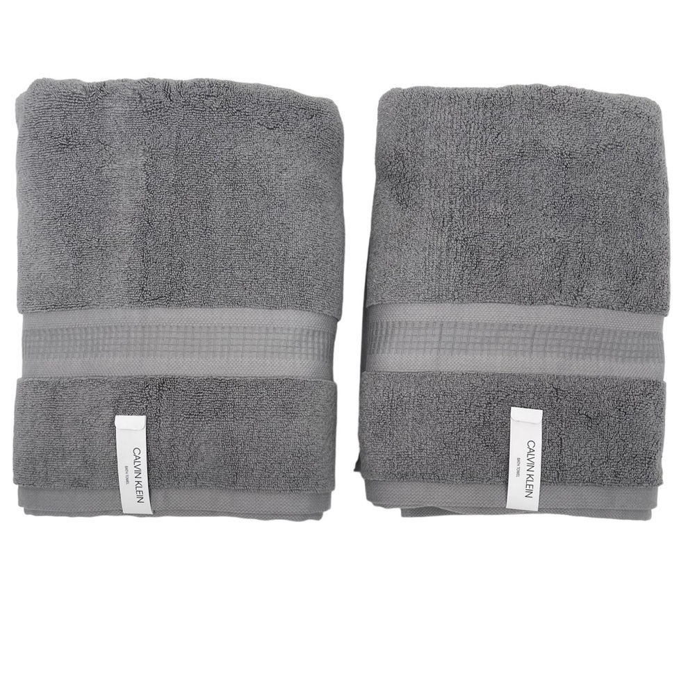 Calvin Klein Home lot of 2 gray Luxery Bath Towels NWT
